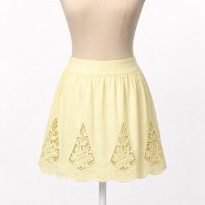 Y2K Eyelet Lace 100% Cotton Scalloped Hem Mini Skirt Sz XS Butter Yellow Preppy‎